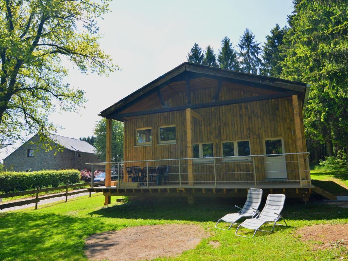 Welcoming Cottage In Hatrival With Terrace Сен-Юбер Екстериор снимка